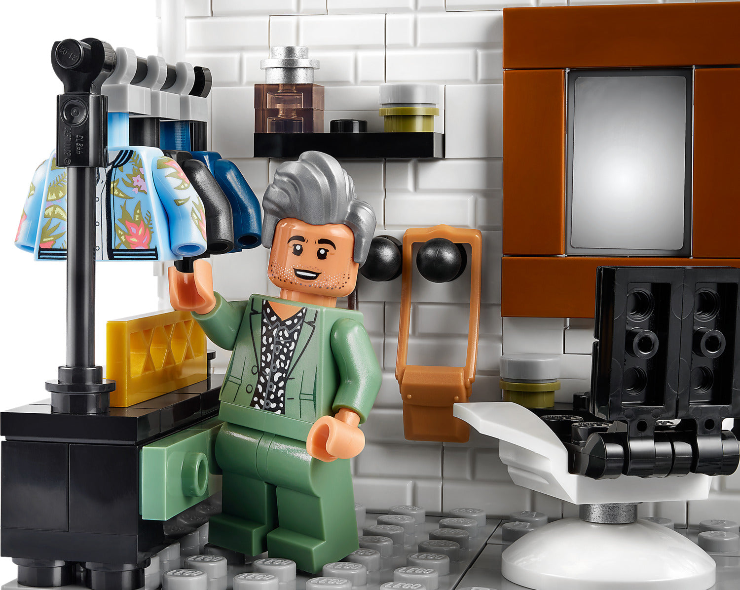 LEGO® Creator Expert: Queer Eye - The Fab 5 Loft