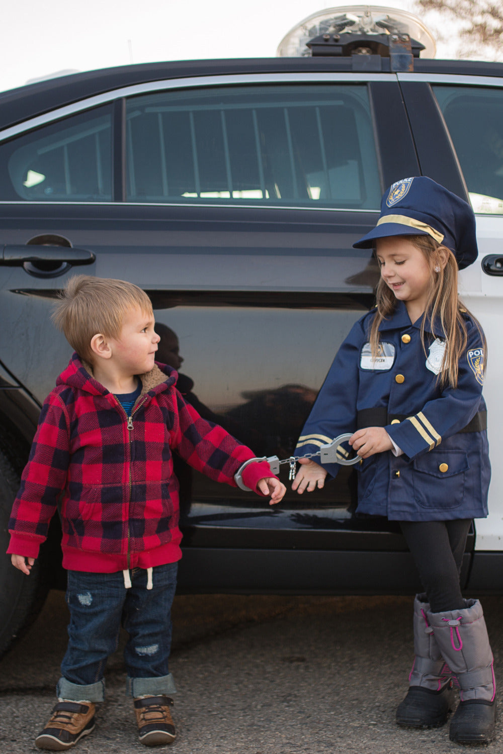 Police Officer with Accessories (Size 3-4)