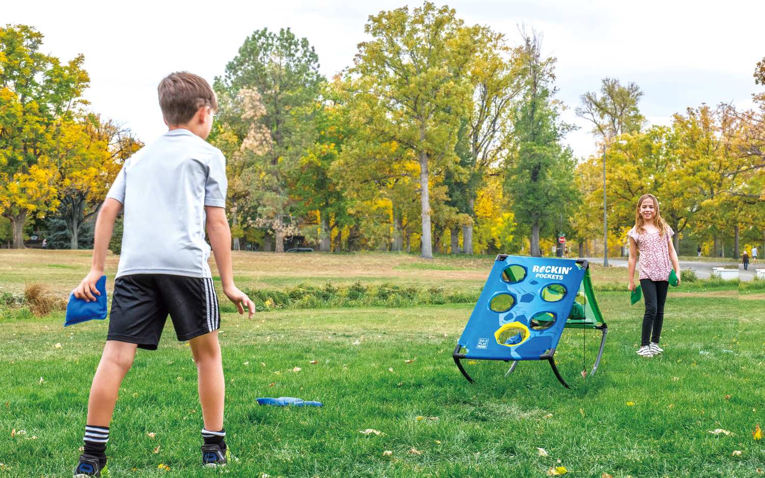 Rockin' Pockets Toss Game