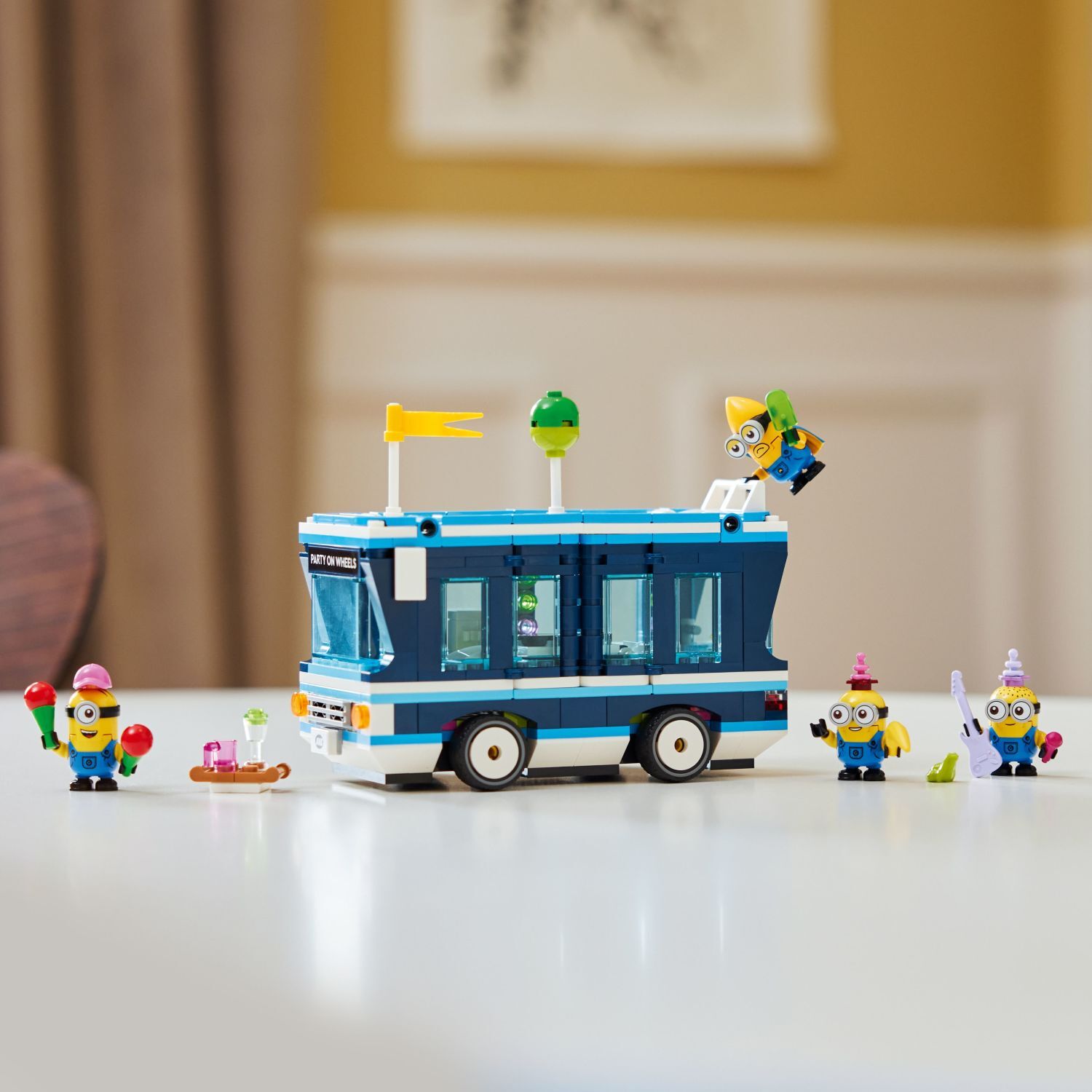 LEGO® Despicable Me: Minions' Music Party Bus