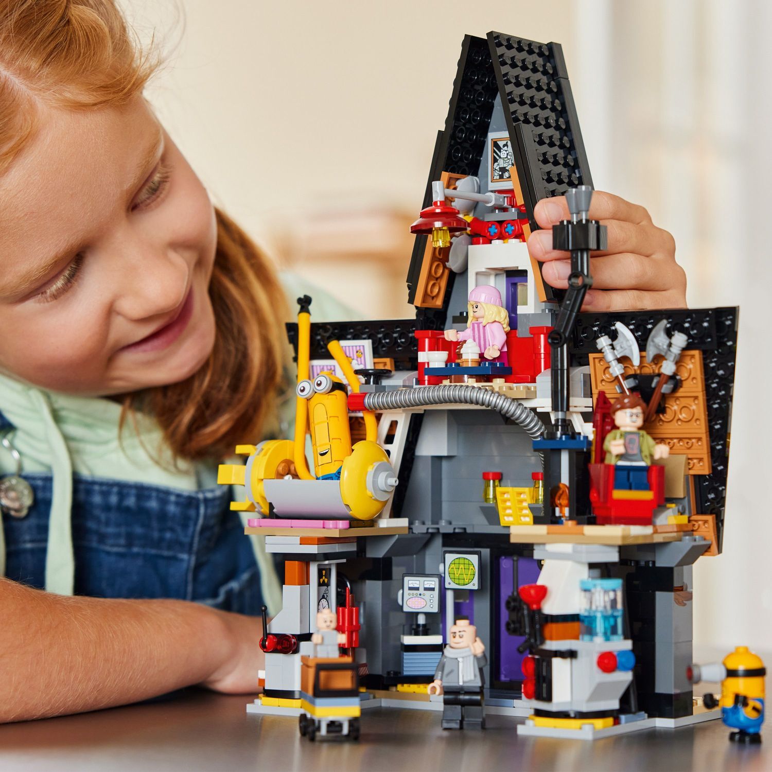 LEGO® Despicable Me: Minions and Gru's Family Mansion