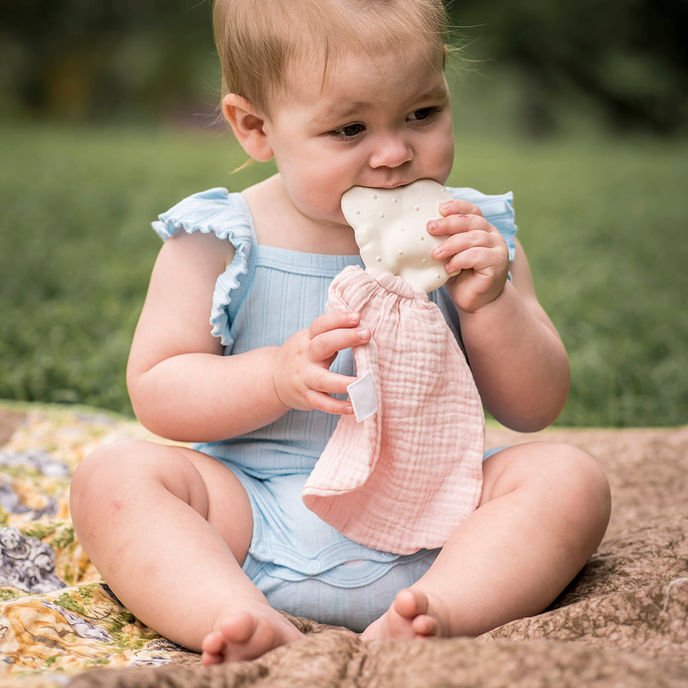 Meiya the Mouse Teething Comforter