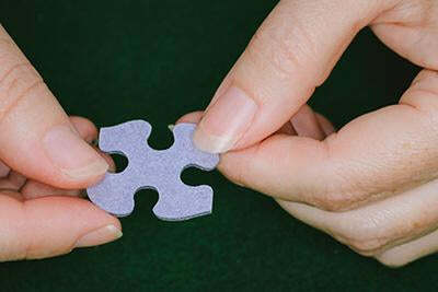 Delivering Gifts - 500 Piece - White Mountain Puzzles
