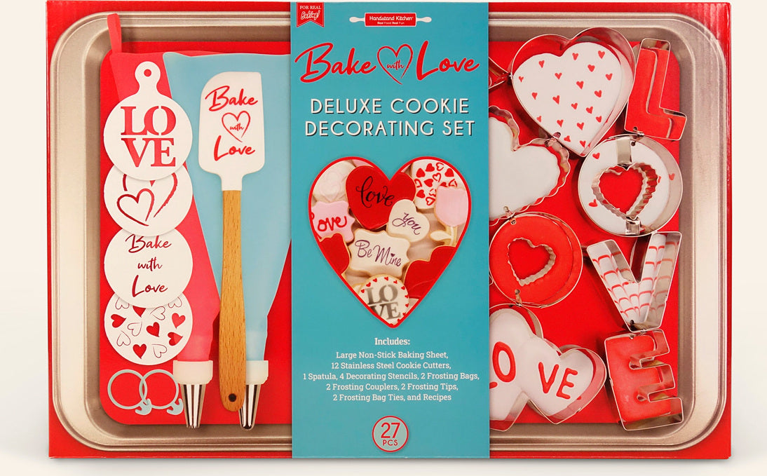 Bake With Love Deluxe Cookie Decorating Set