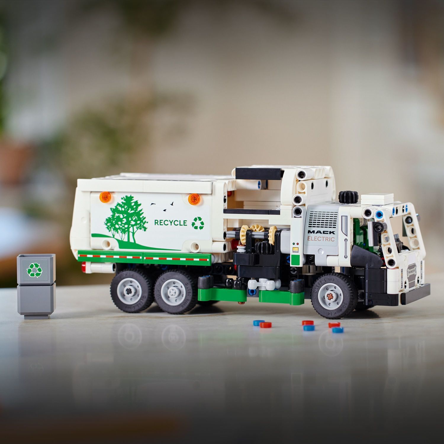 LEGO Technic: Mack® LR Electric Garbage Truck