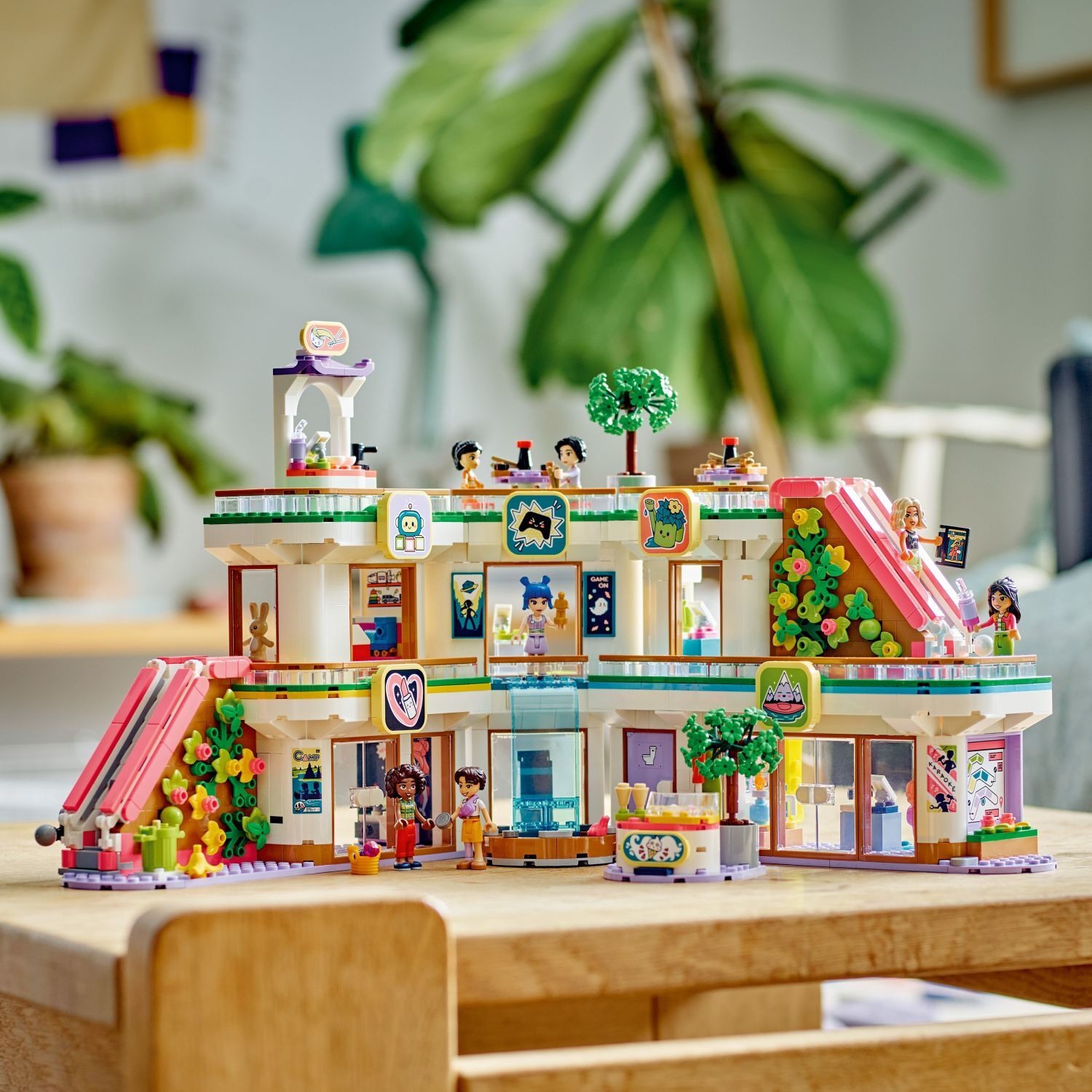 LEGO Friends: Heartlake City Shopping Mall