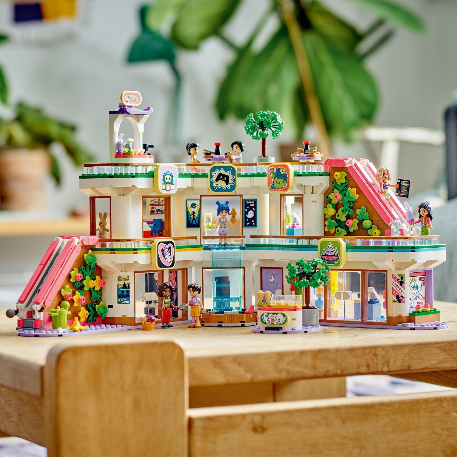 LEGO Friends: Heartlake City Shopping Mall